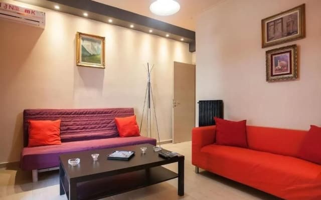 Lovely 4 Double Bed Flat - photo 3