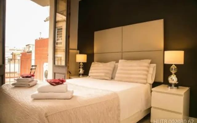 Centric 2Bed Apt with a private lovely terrace - photo 3