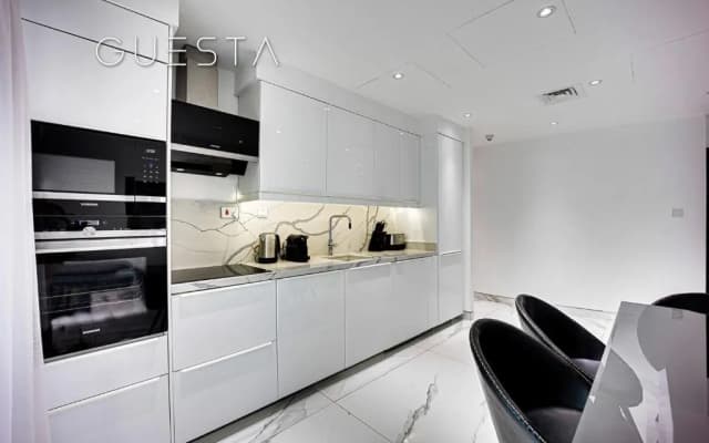 Cayan Tower, Dubai Marina - photo 2