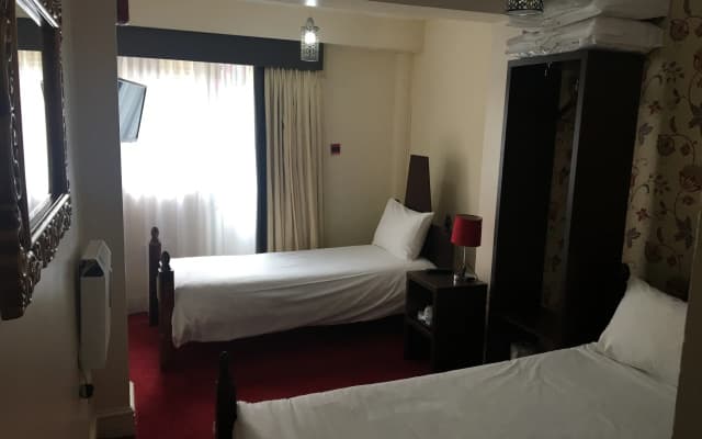 Islington Inn - photo 3