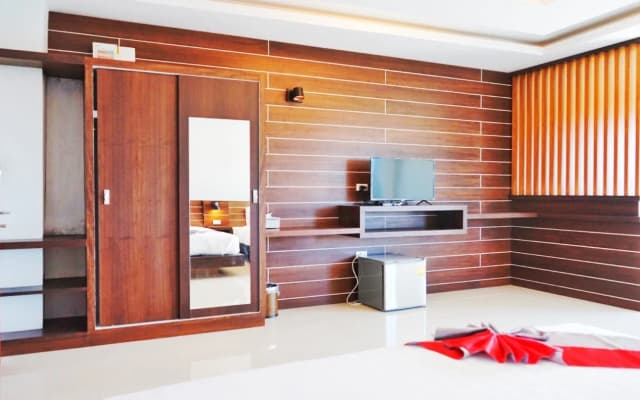 Lanta Ray Bay Hotel - photo 3