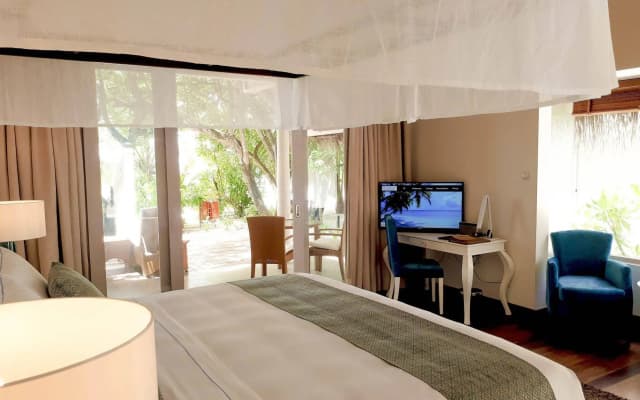 NH Maldives Kuda Rah Resort - photo 5