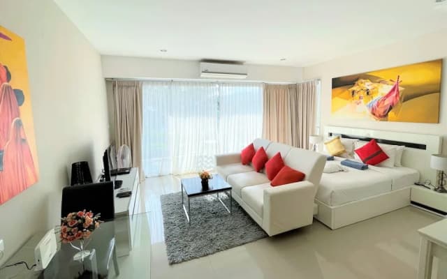 Chic Condo apartment by Lofty - photo 2