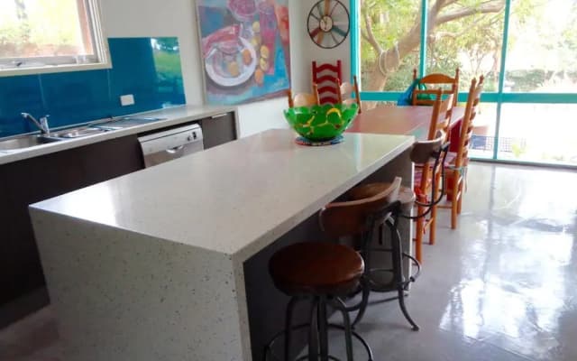 Stylish Comfortable Central Artists Home - photo 4