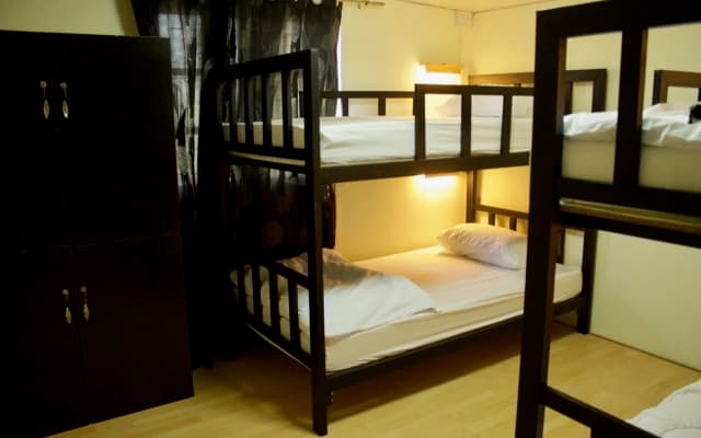 Arch riverside hostel - photo 2