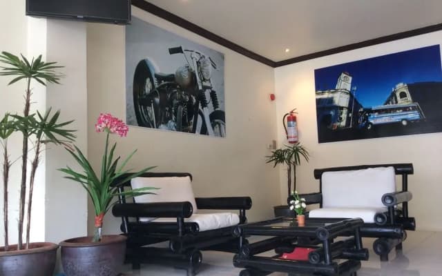 Phuket Holiday Hostel - photo 2