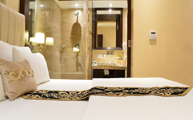 Hotel Emperor Palms at Karol Bagh - photo 3