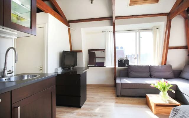 Cozy Comfortable Studio At The Canals - photo 3