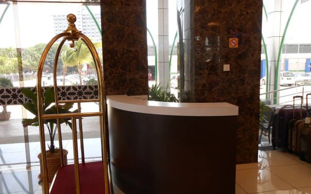 HIG Hotel & Convention - photo 2
