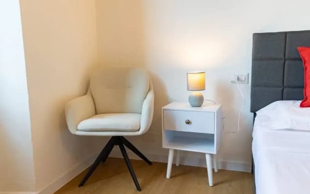 [Modern] 2BR/2BA • Metro Access • 12min Duomo - photo 4