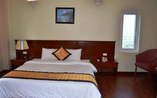Crown Hotel - photo 2