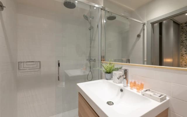 Sophisticated brand new flat - photo 3