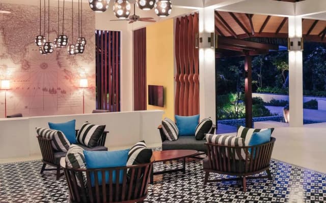 Mercure Maldives Kooddoo - photo 2