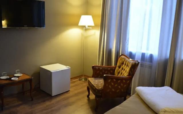 Three Rooms Hotel - photo 2