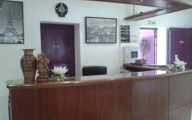 Hotel Lilas Gambetta - photo 2