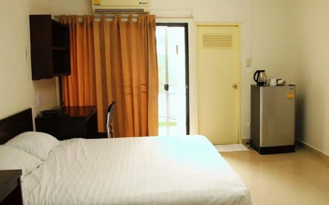 Phet Street Apartment - photo 3