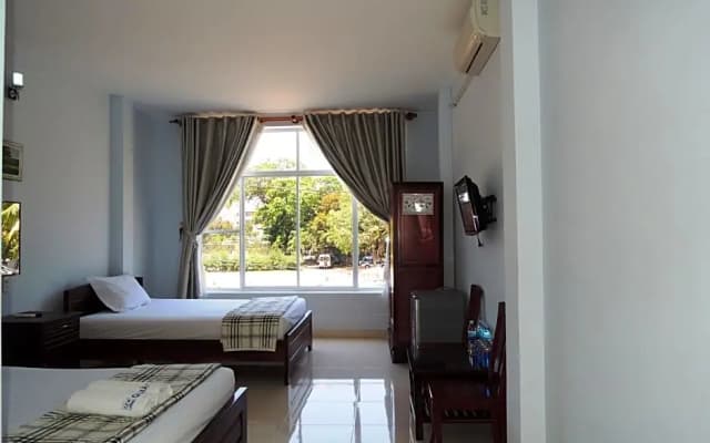 Quang Nhat Hotel - photo 3