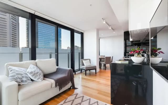 LOGAN, 2BDR Melbourne Apartment - photo 4