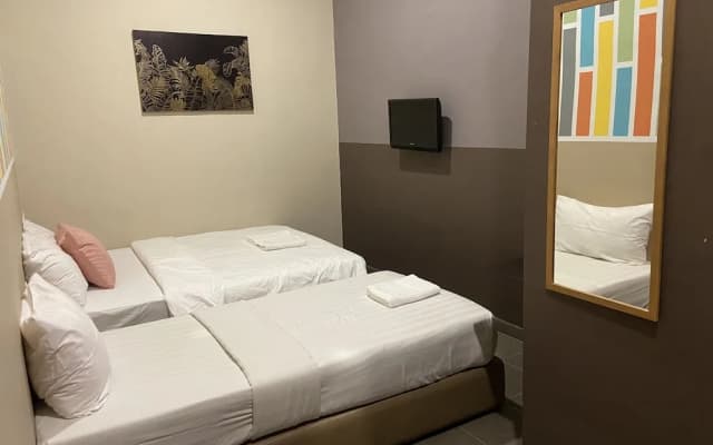SUPER OYO 90701 Venomi Hotel - photo 4