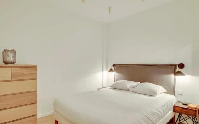 Central & Stylish Renovated Parisian Apt / 6-8 Guests - photo 4
