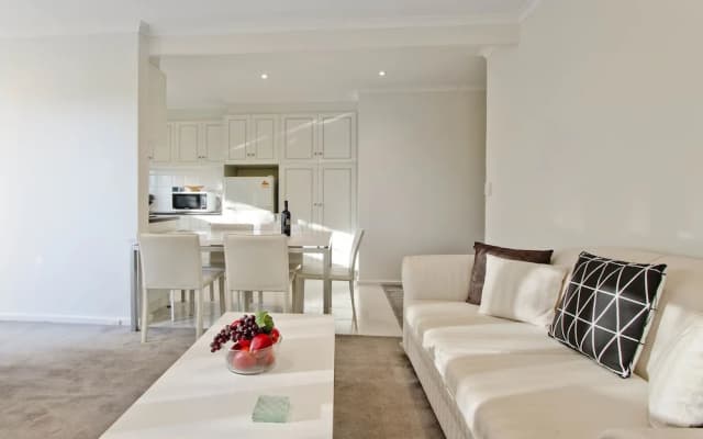 Elwood Seaside 2 Bed Retreat - photo 2