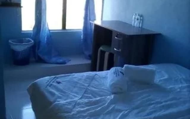 Dolphin Bajet Hotel - photo 2