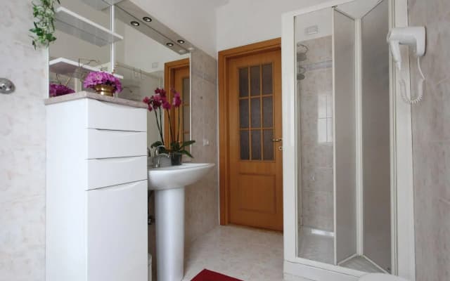 Miriam Guesthouse - photo 5