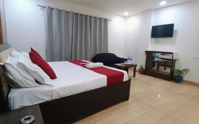 Mauryan Elite Hotel @ Devli Khanpur - photo 5