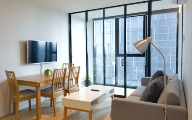 Light Tower Apartment - photo 4