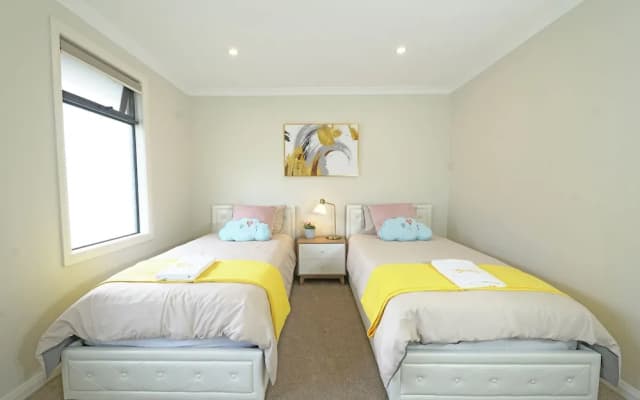 Luxury Waterfront SpaciousHouse Lakeview - photo 2