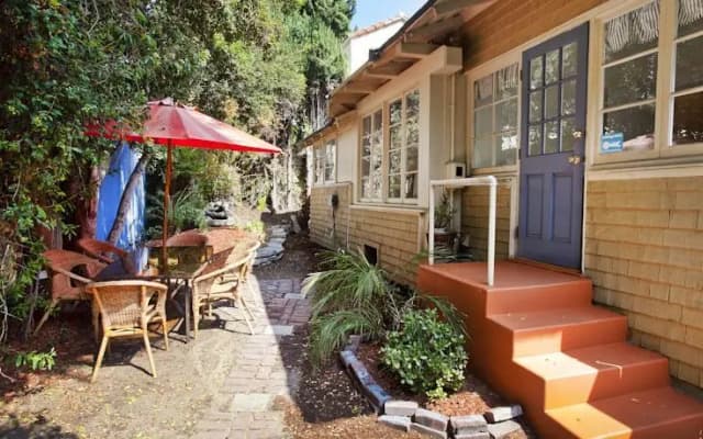 Hollywood Beachwood Retreat by LuxPads - photo 4