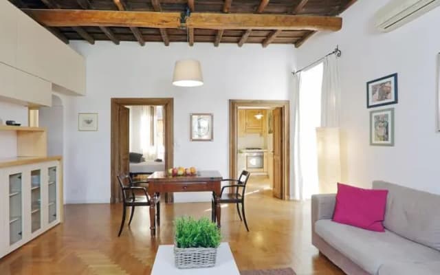 Giubbonari Apartment - photo 2