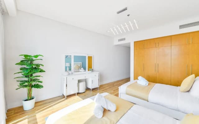 JBR - Al Fattan Sea View 48th floor - Free Beach Resorts Access! - photo 4