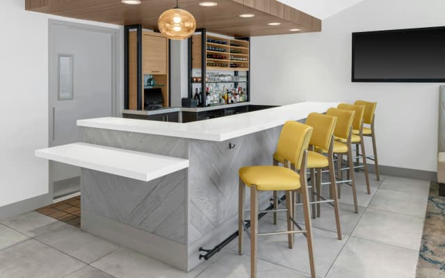 Hilton Garden Inn Queens/JFK Airport - photo 4