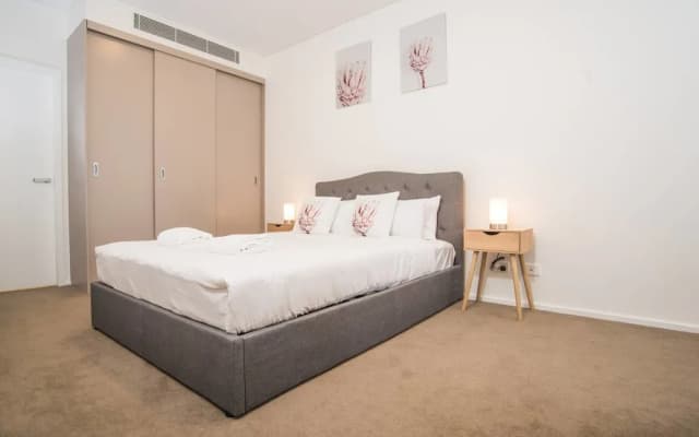 Oud Wood Apartment - photo 4