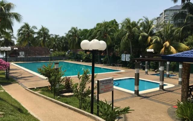 Seri Bulan Apartment Teluk Kemang - photo 2
