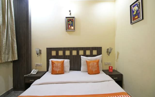 Tjs Grand Karolbagh - photo 4