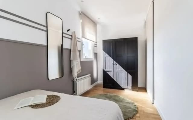 Oeste - 2 Bedrooms in Chueca - photo 2