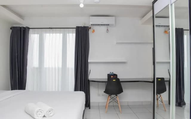 Comfy And Tidy Studio Amethyst Apartment - photo 2