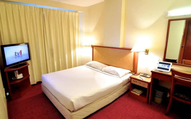 ZEN Rooms First Business Inn - photo 3