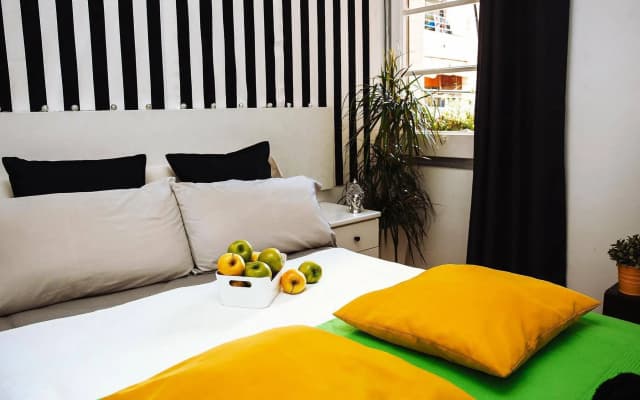 Rooms Hola BCN B & B - photo 2
