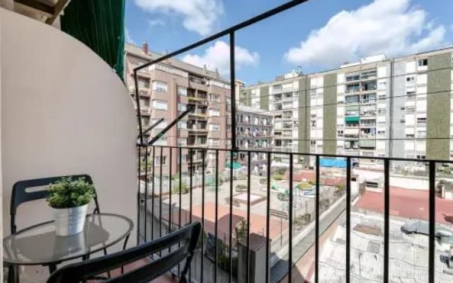 Fantastic 2bed in the best part of Eixample - photo 3
