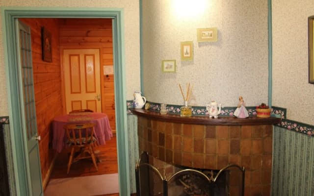 Ambrose Cottage Front Apt - photo 4