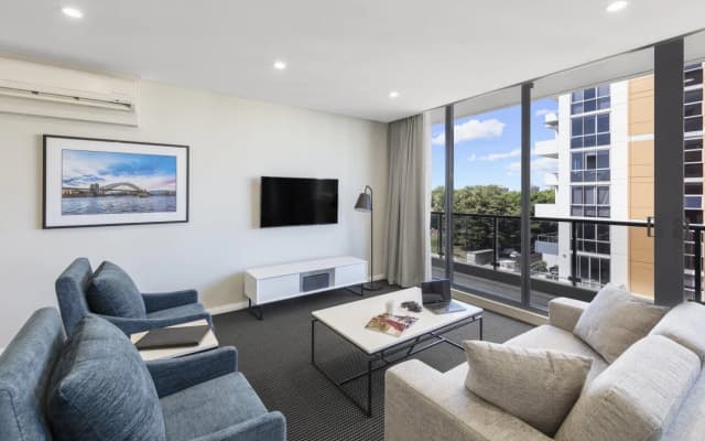 Meriton Suites Waterloo - photo 5