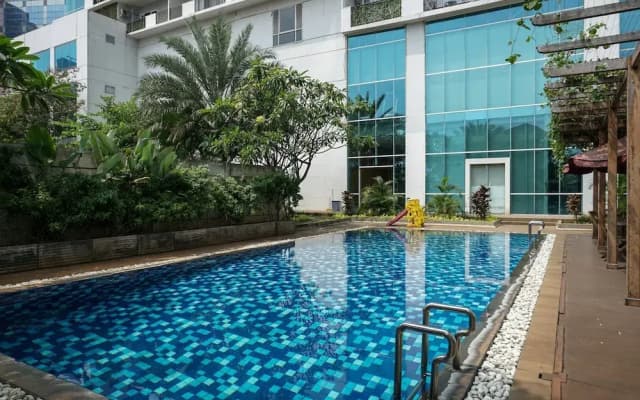 Spacious 3BR Ambassade Residences Apartment near Kuningan - photo 5