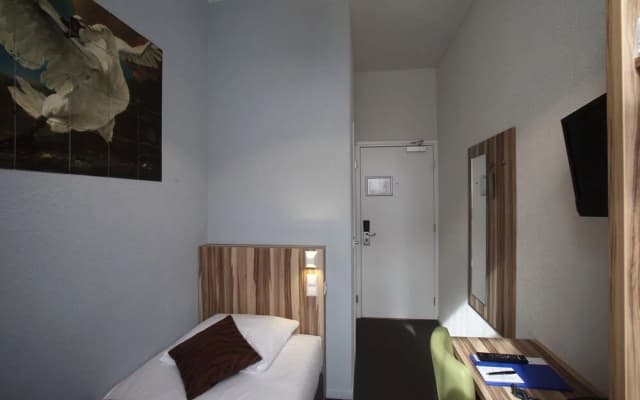 Asterisk Hotel - photo 3