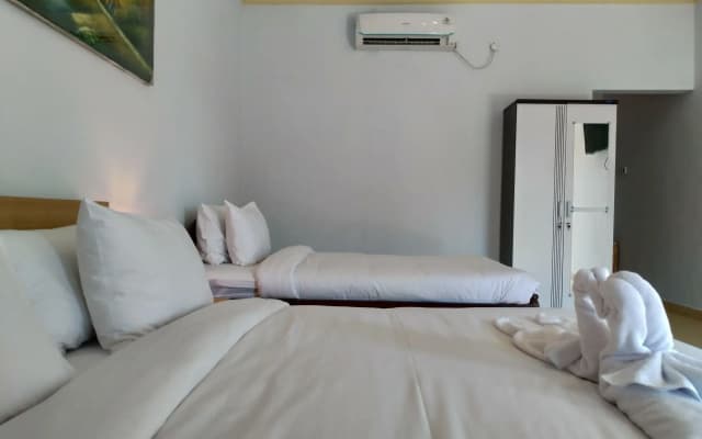 The Pande Hill Homestay - photo 2