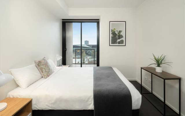 Waterfront Melbourne Apartments - photo 3