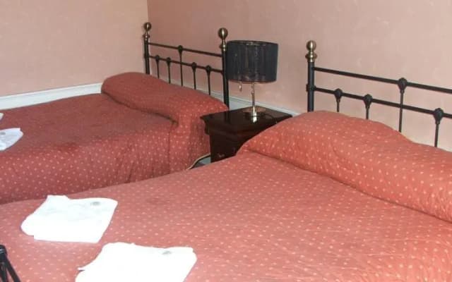 Eyre Guest House - photo 2