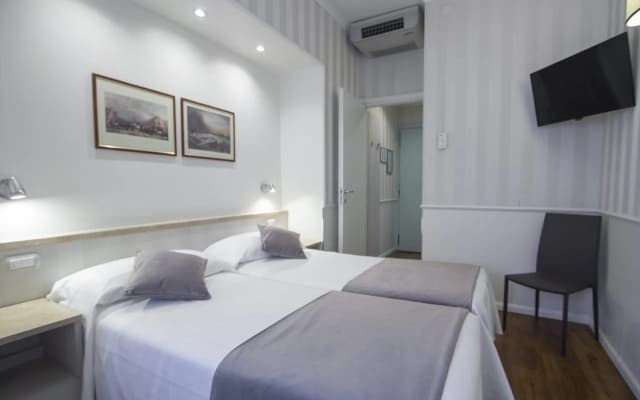 Hotel Flora - photo 4